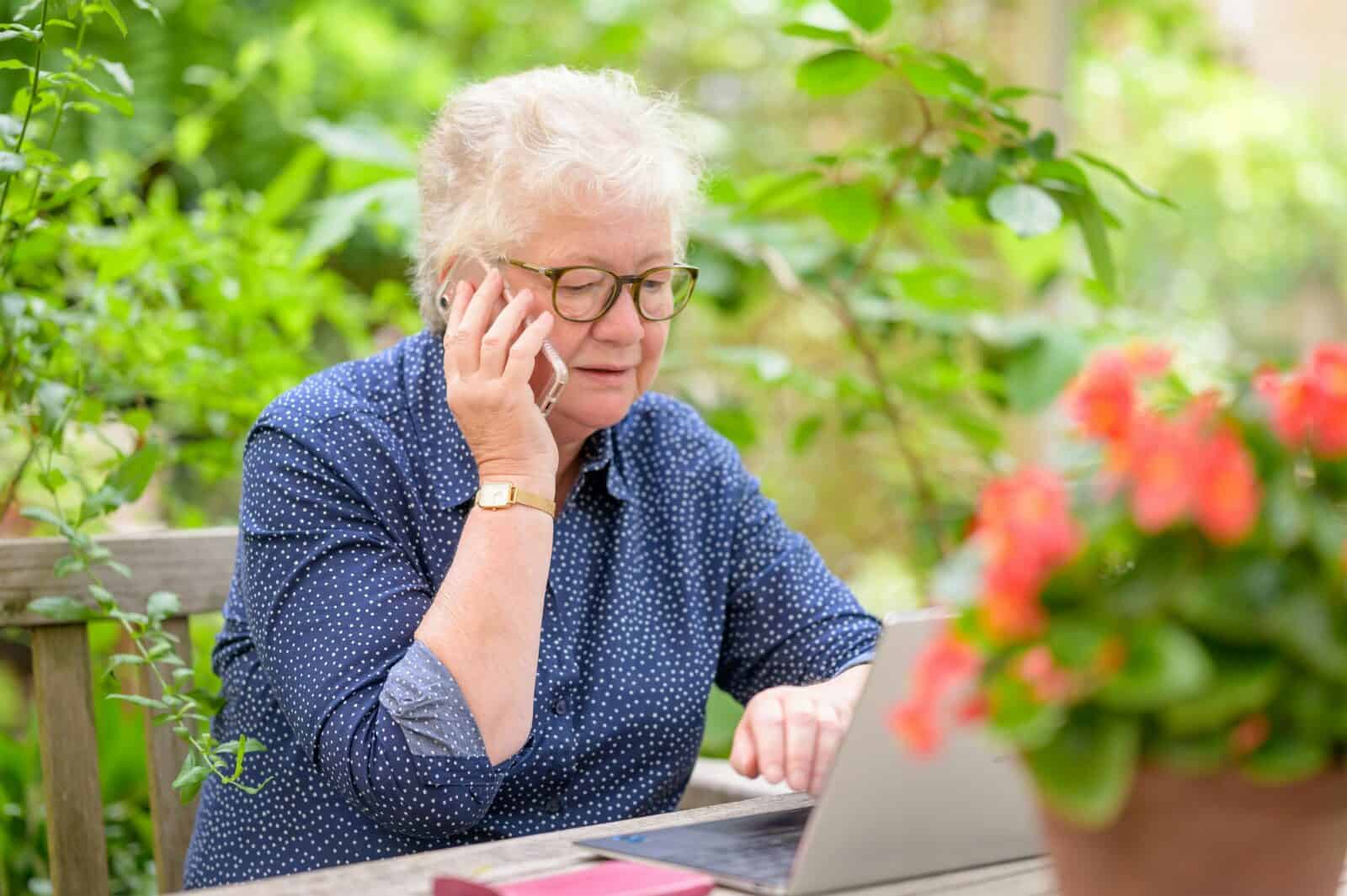 Low Stress Jobs After Retirement Remote – Simple And Peaceful Jobs Photo - 6 An Old Woman Using A Laptop